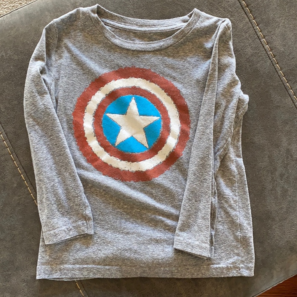 Boys 5T long sleeved shirt